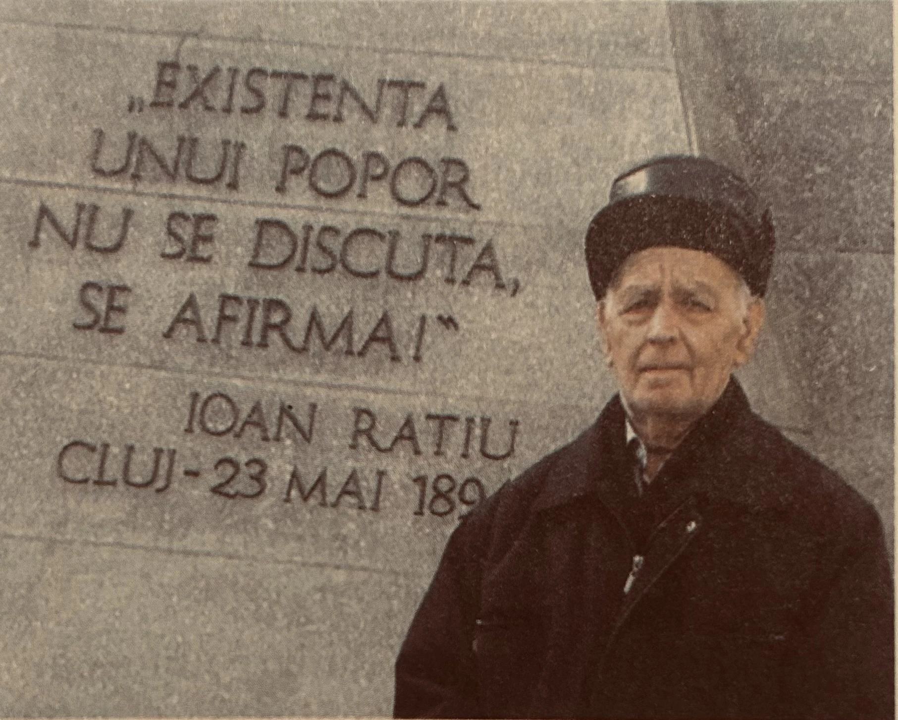 Ion Tudose la monumentul lui Ioan Rațiu